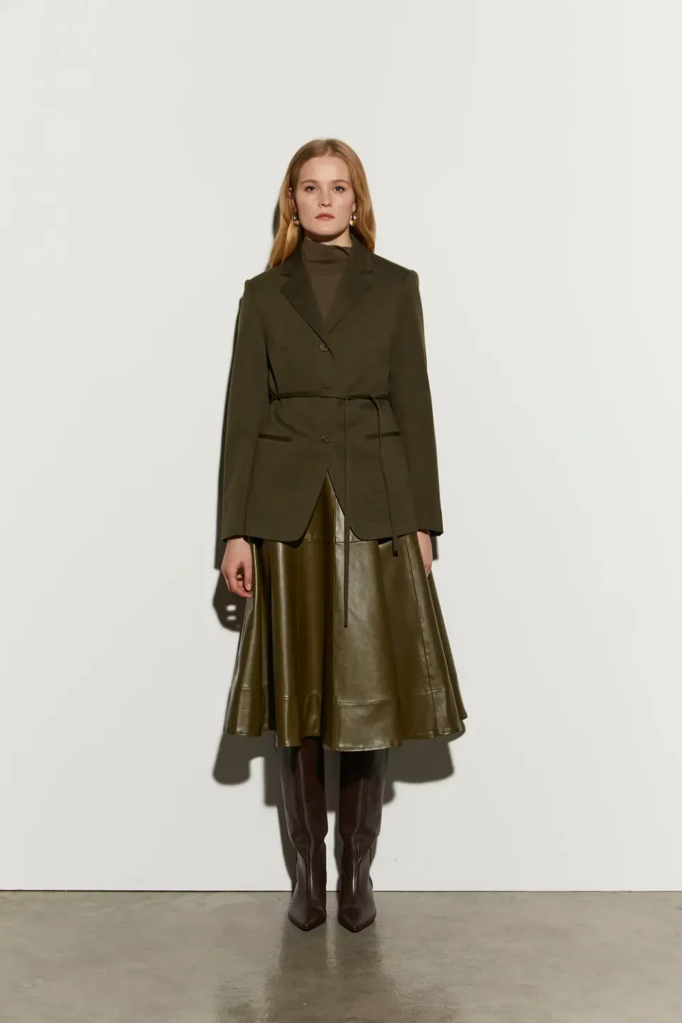 Isabelle Blanche sacou cambrat verde cordon lana