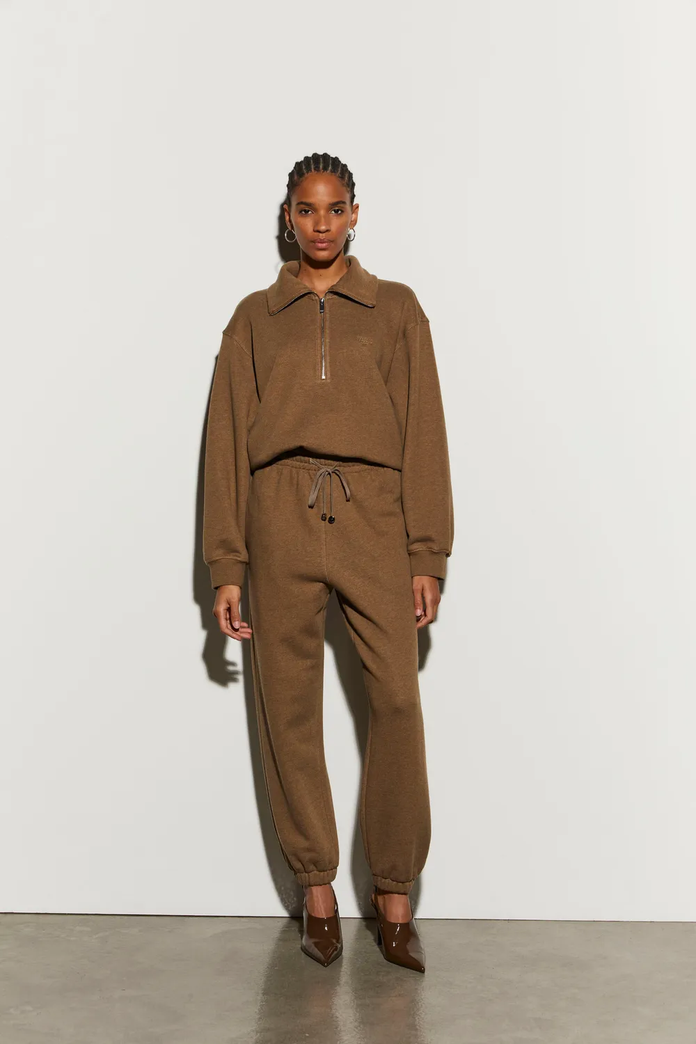 Isabelle Blanche pantaloni fleece maro elastic