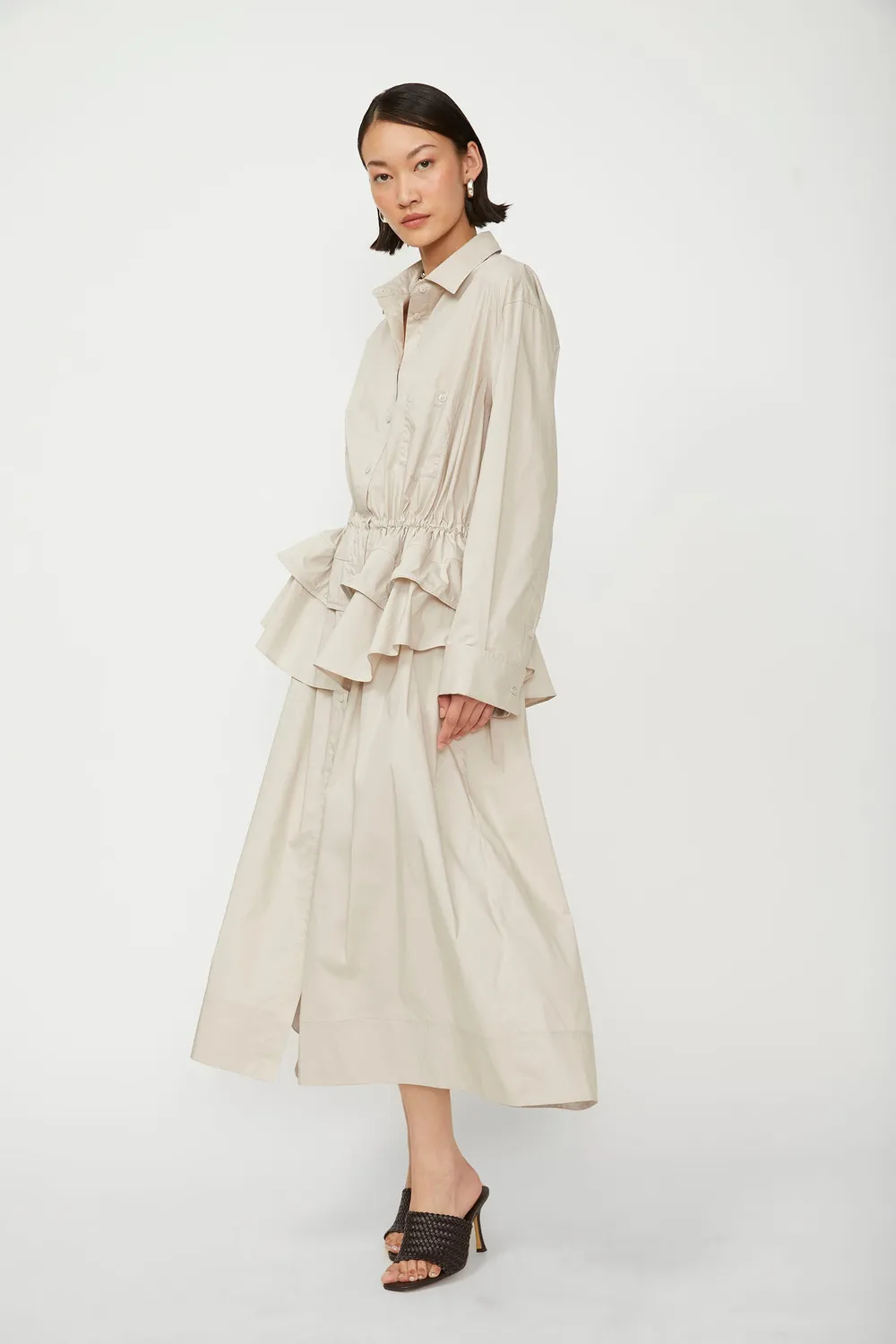 Isabelle Blanche rochie-chemisier taupe cu volane