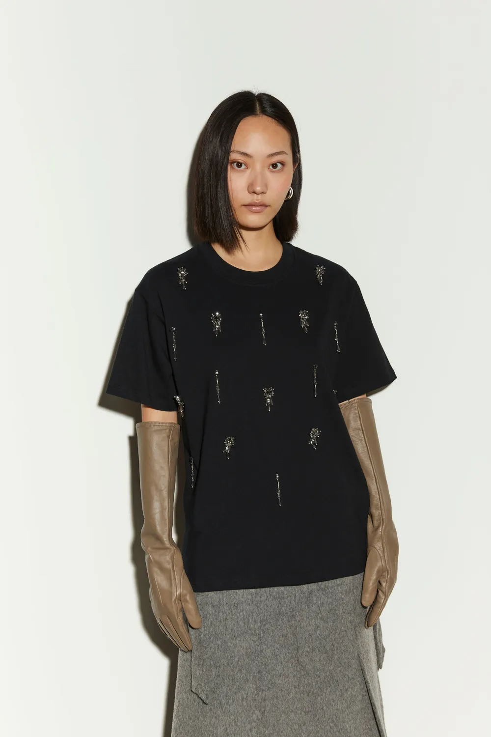 Isabelle Blanche tricou negru cu broderie bijuterie