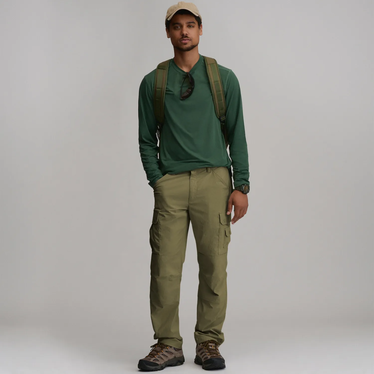 Pantaloni Eddie Bauer Cascade cargo barbati negri