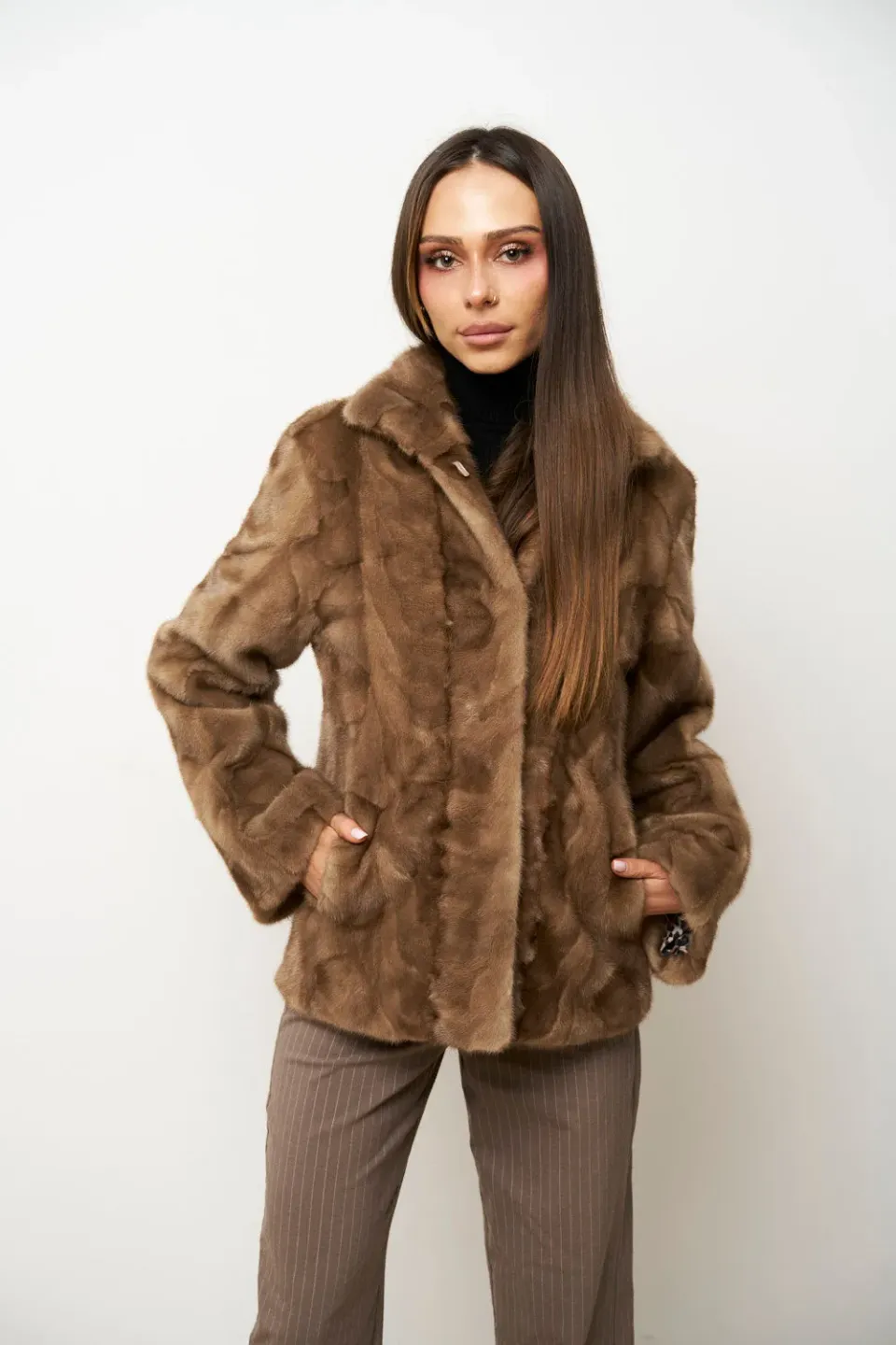 Mareus Fabrica de Blanuri Sandy Pastel 644 haină nurcă damă