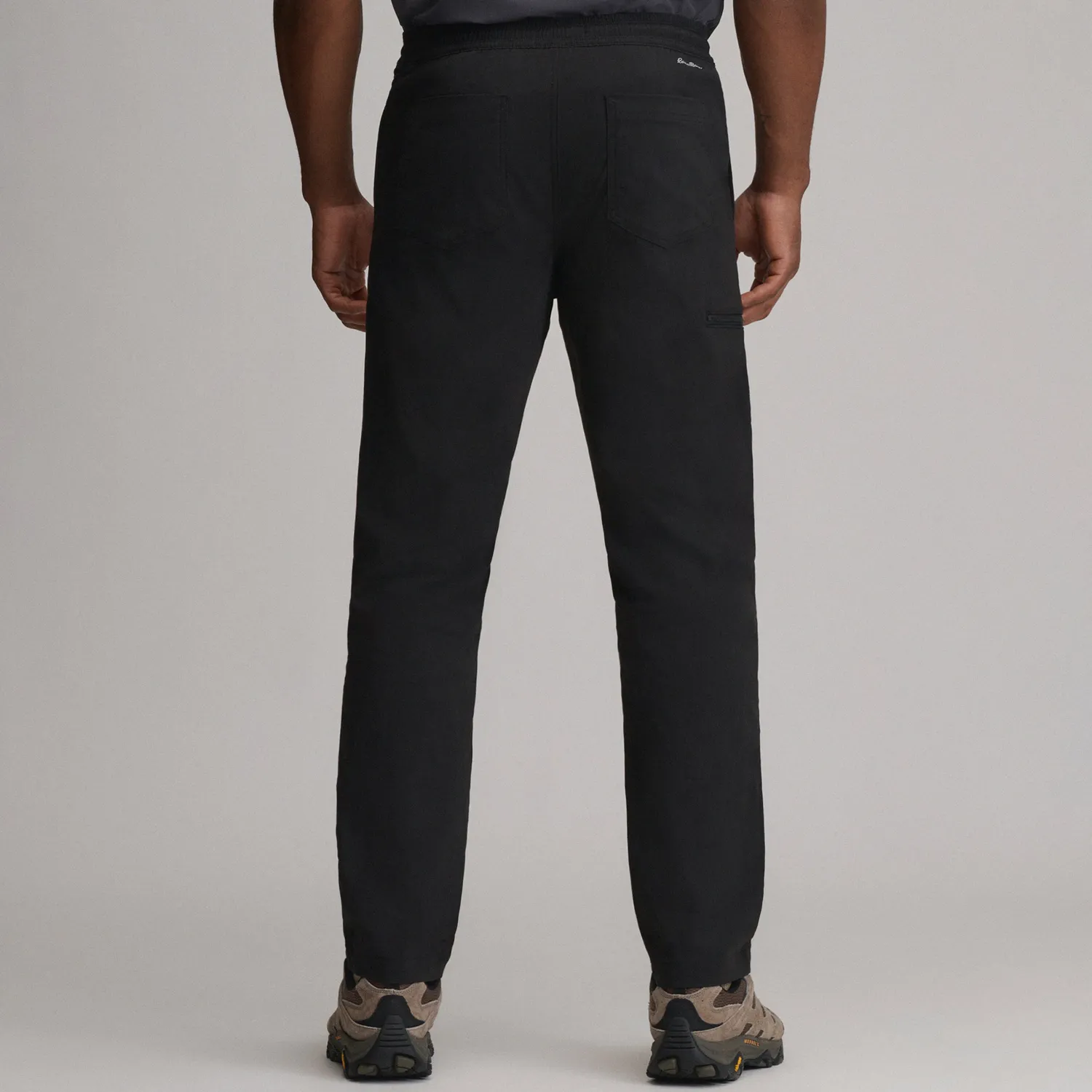 Eddie Bauer Cascade pantaloni barbati negri elastici