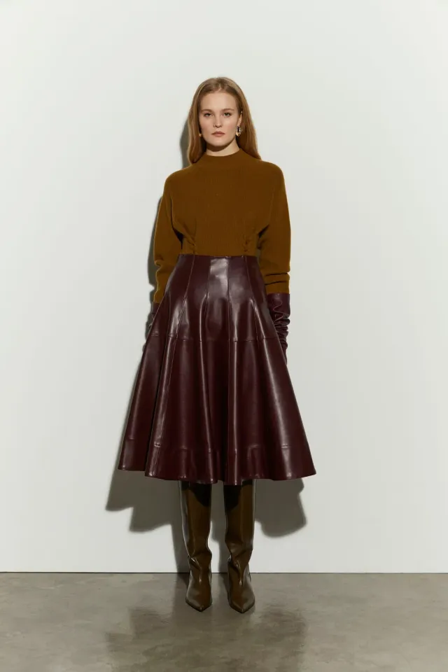 Isabelle Blanche fusta midi neagra piele ecologica evazata