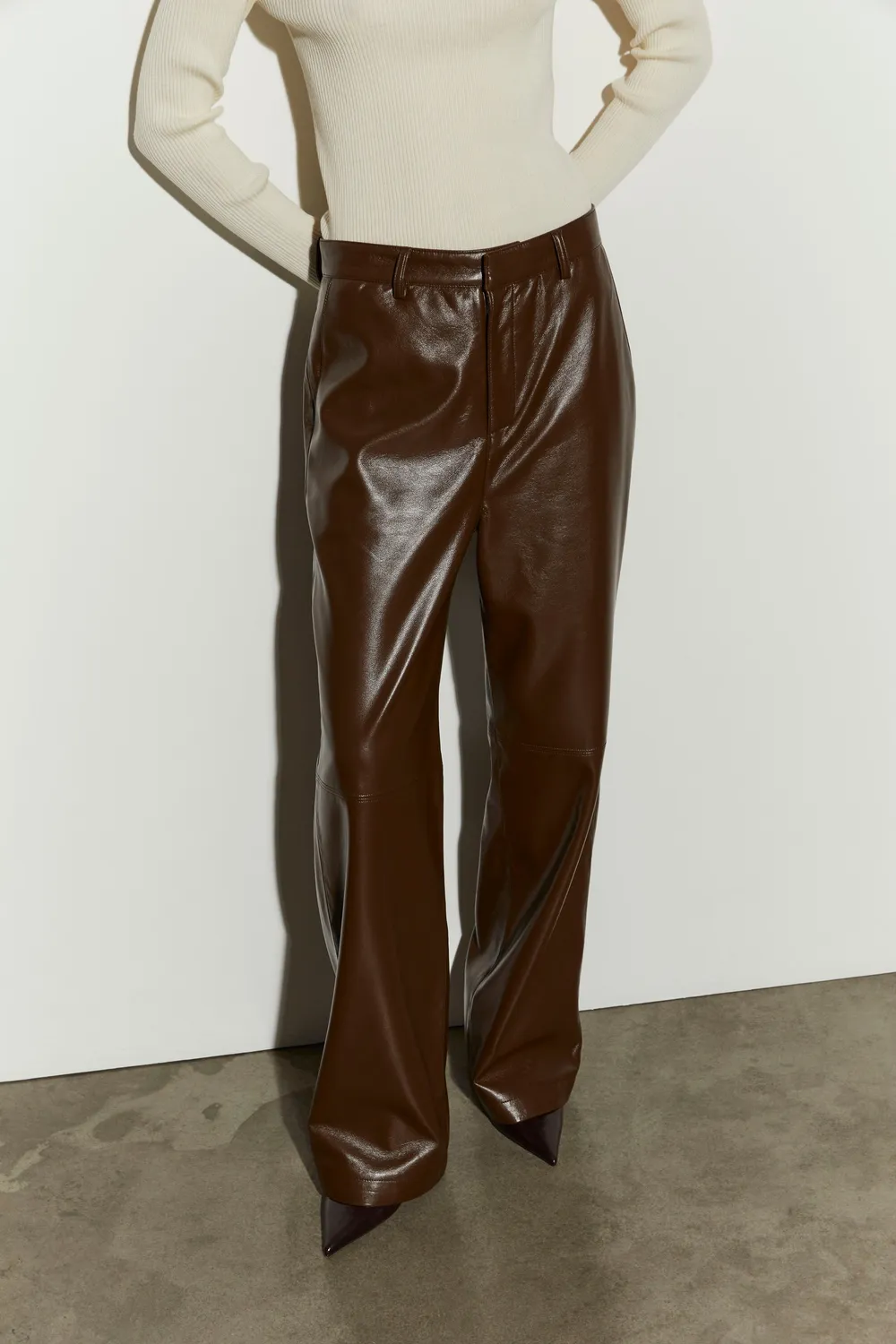 Isabelle Blanche pantaloni piele ecologica negri regular
