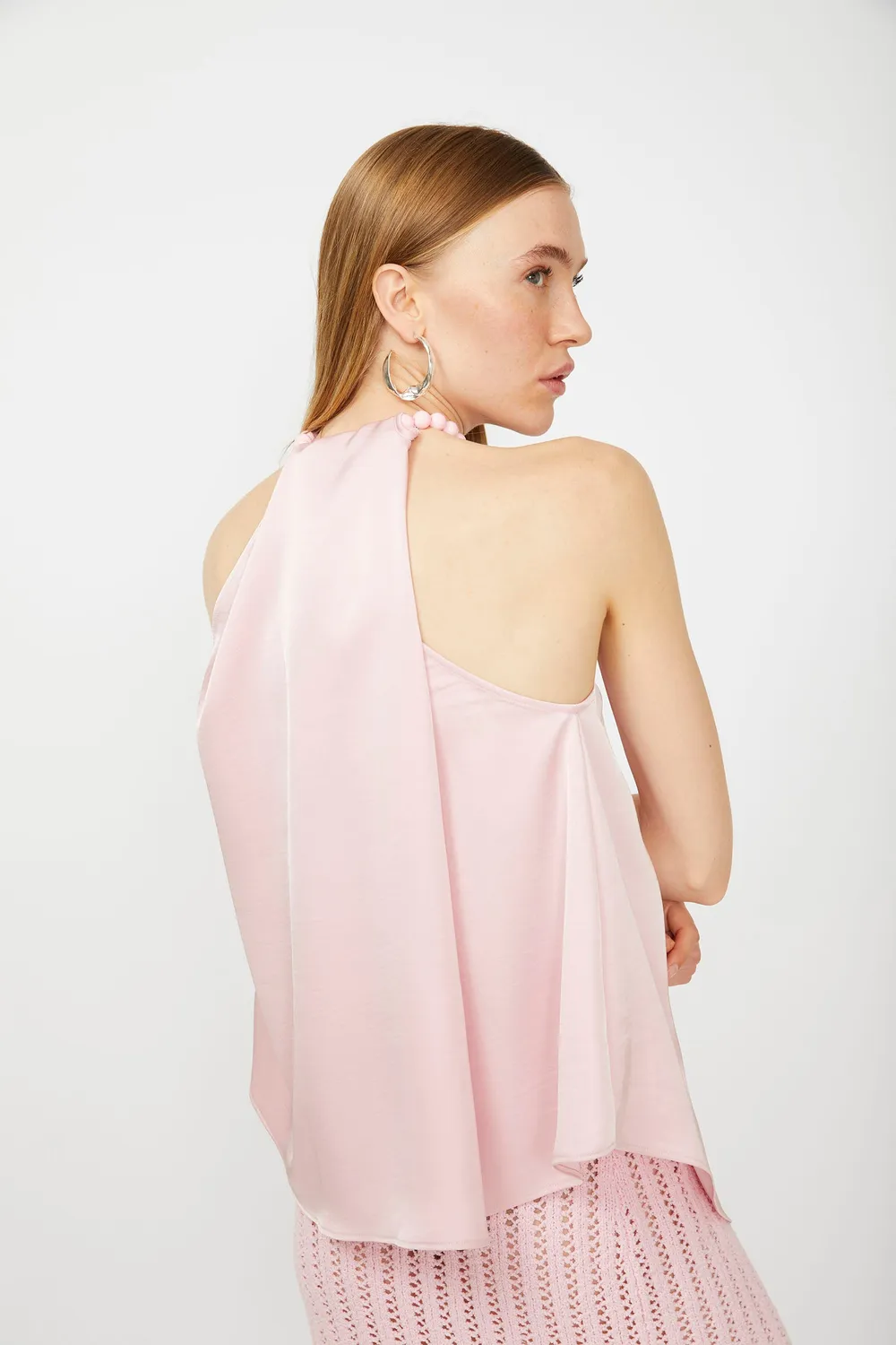 Isabelle Blanche top satin roz arctic cu perle