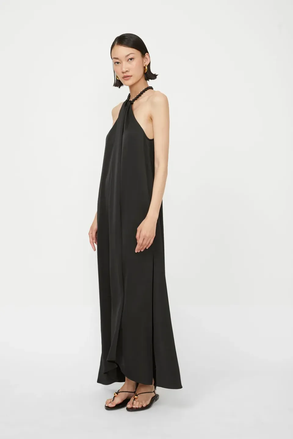 Isabelle Blanche rochie neagra satin lunga cu perle