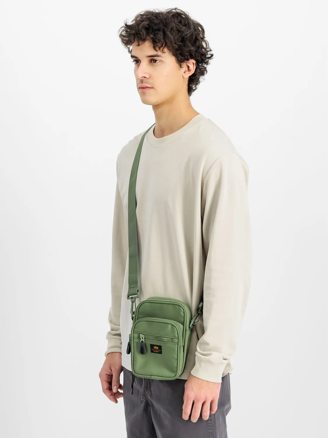 Alpha Industries Small Label geantă messenger neagră 1L
