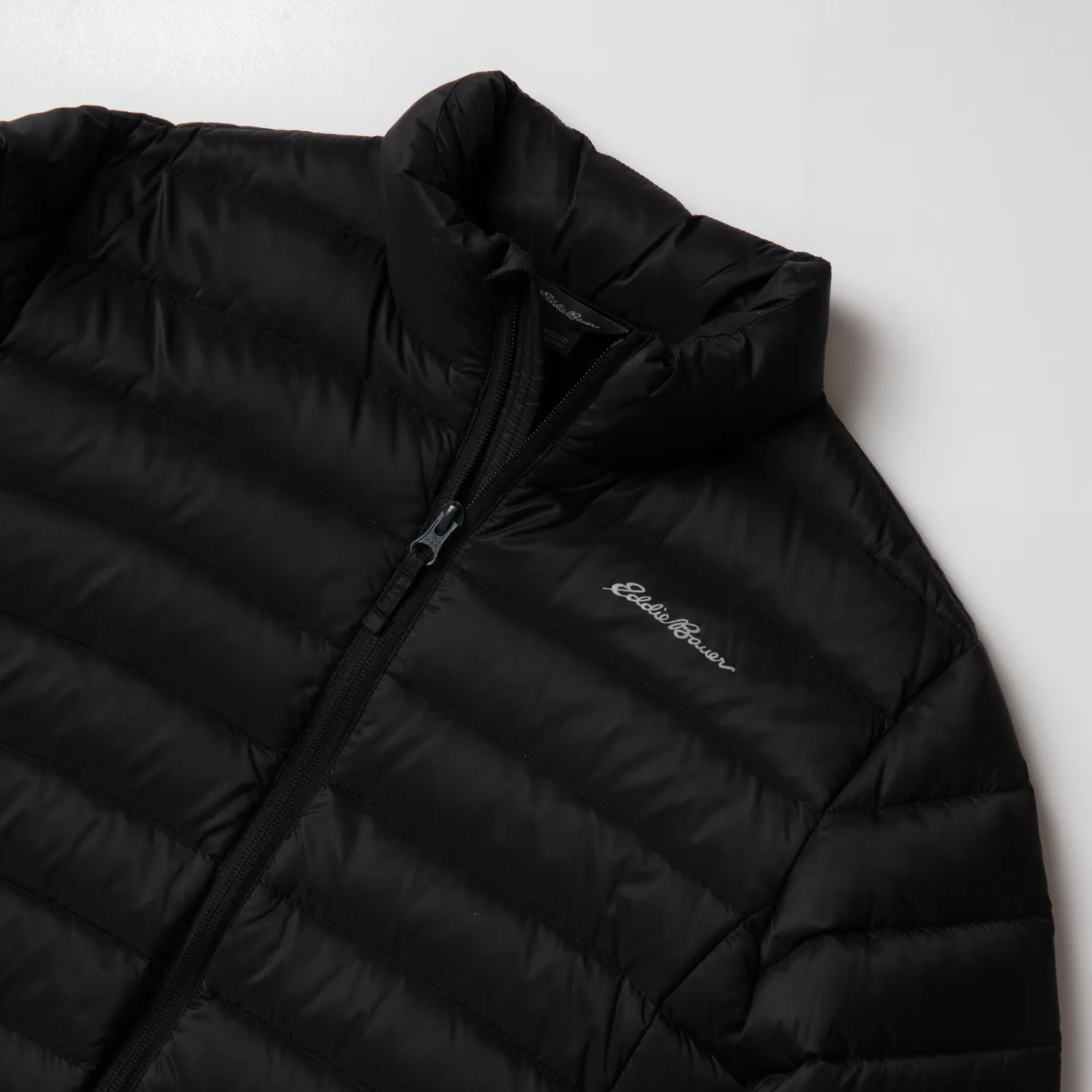 Eddie Bauer Kids CirrusLite geaca negru cu puf 650