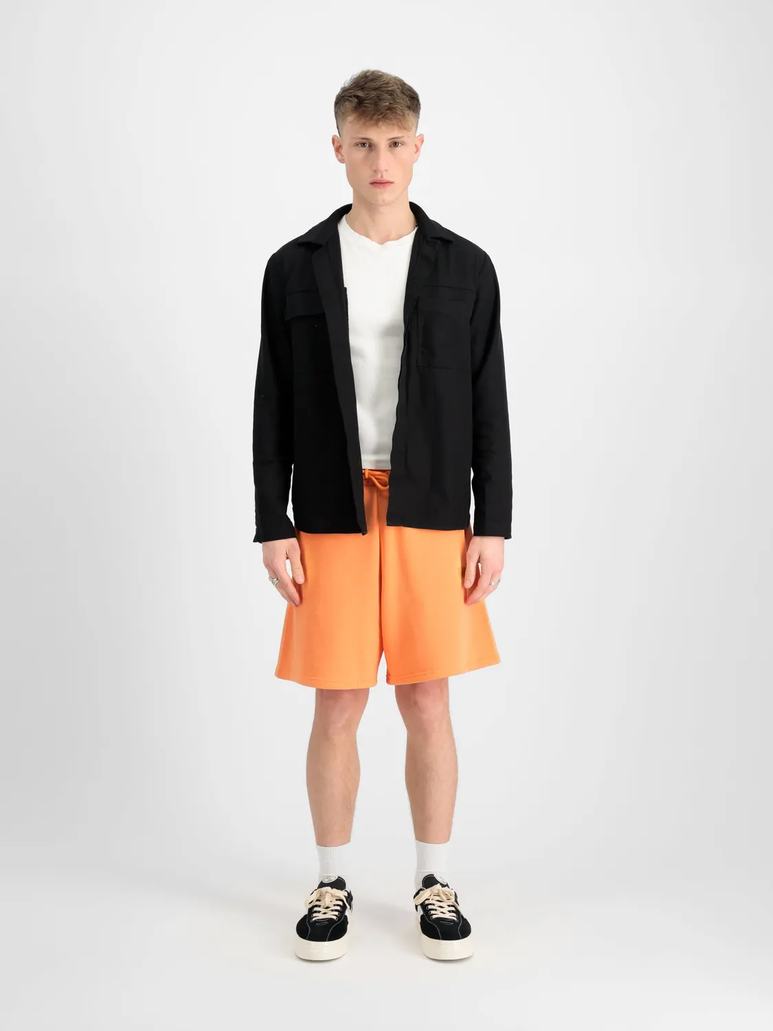 Alpha Industries Essential Relaxed Short sort negru