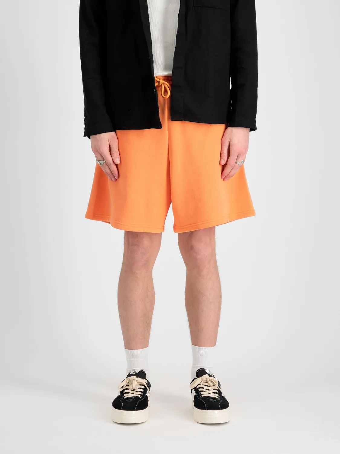 Alpha Industries Essential Relaxed Short sort negru