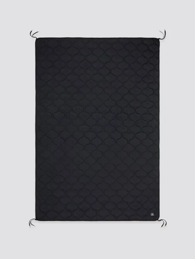 Alpha Industries Quilted patura neagra nailon 198x137