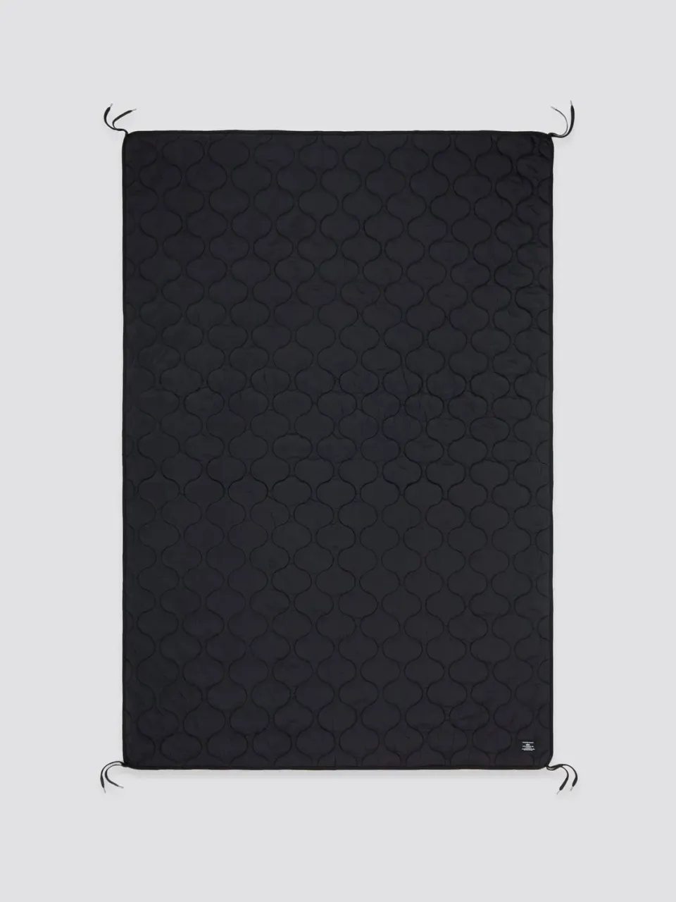 Alpha Industries Quilted patura neagra nailon 198x137