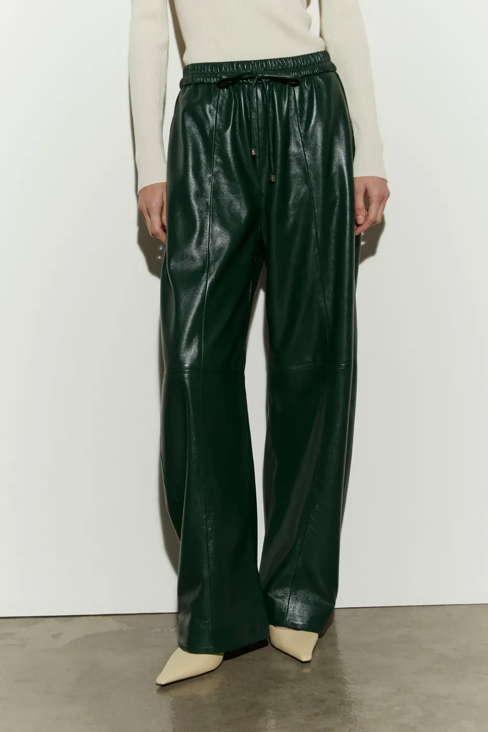 Isabelle Blanche pantaloni piele ecologica mov