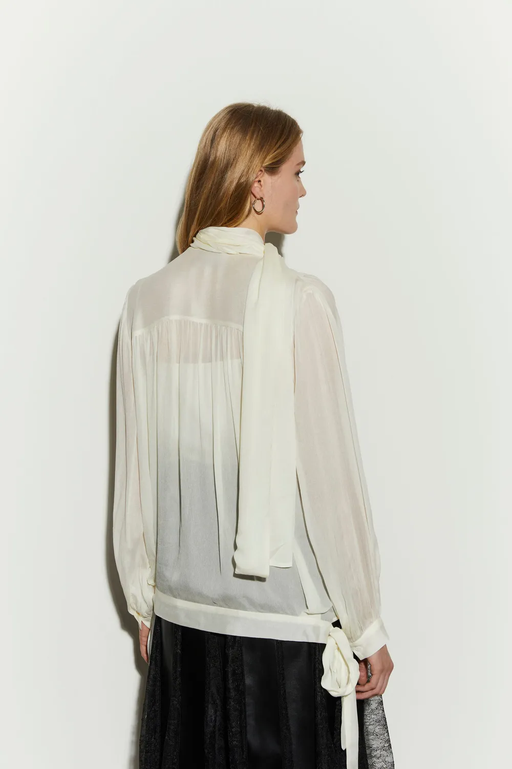 Isabelle Blanche bluza voal cu esarfa alba M