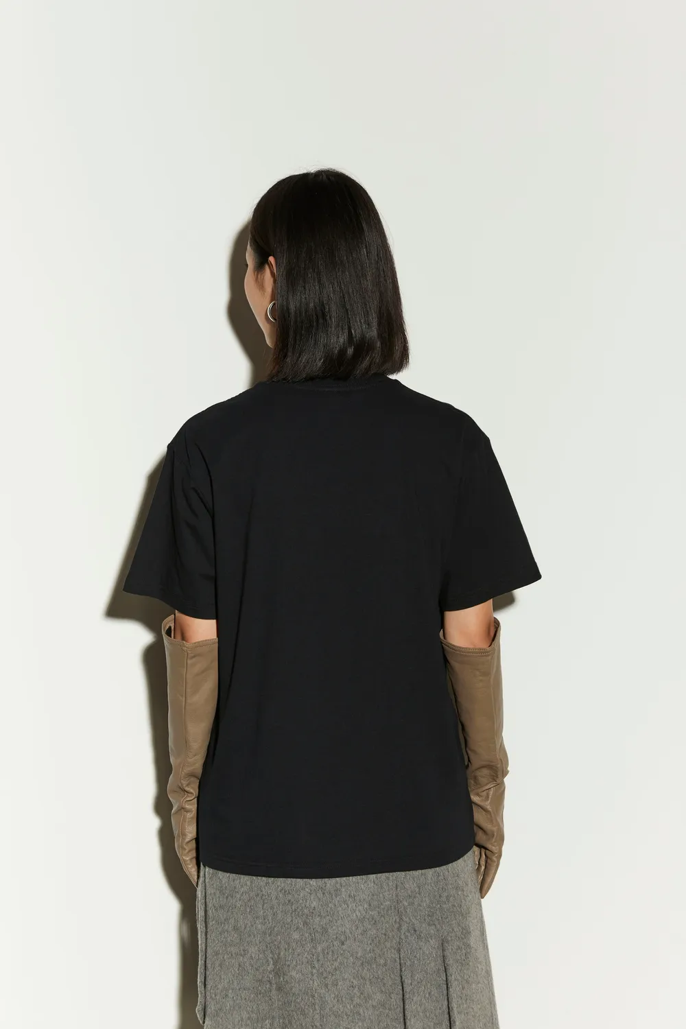 Isabelle Blanche tricou negru cu broderie bijuterie