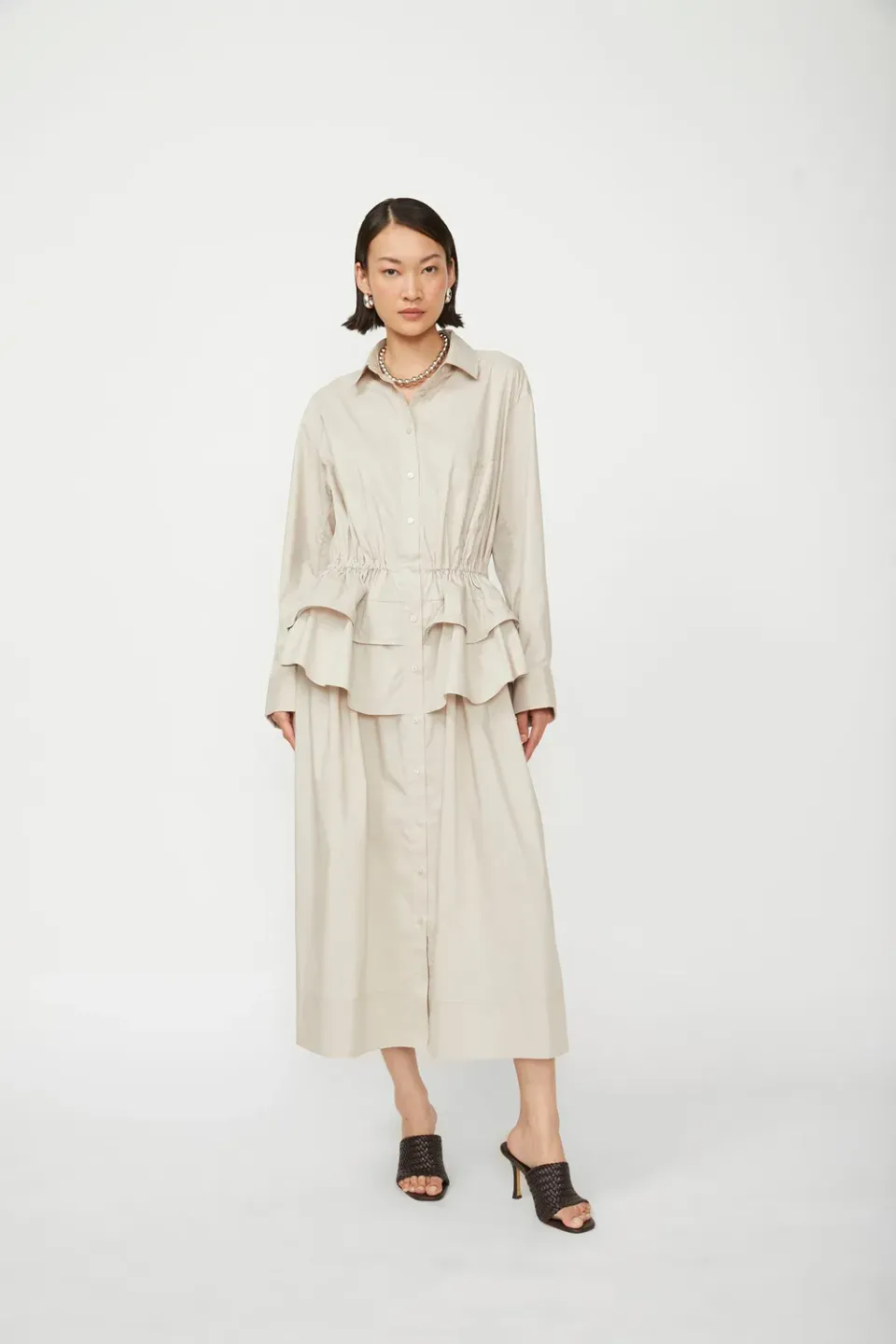 Isabelle Blanche rochie-chemisier taupe cu volane