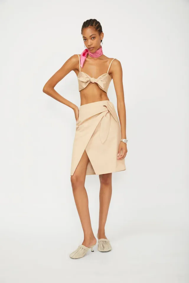 Isabelle Blanche top bumbac dusty sand cu nod
