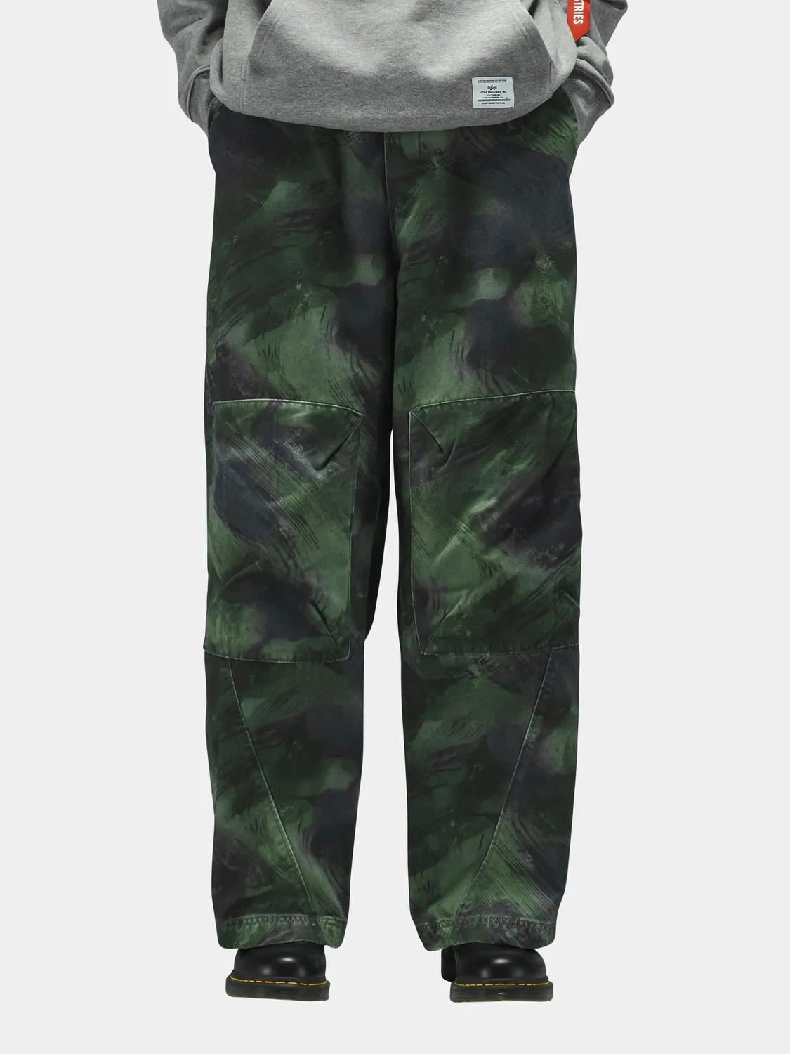 Alpha Industries Oversized Washed pantalon camo masliniu