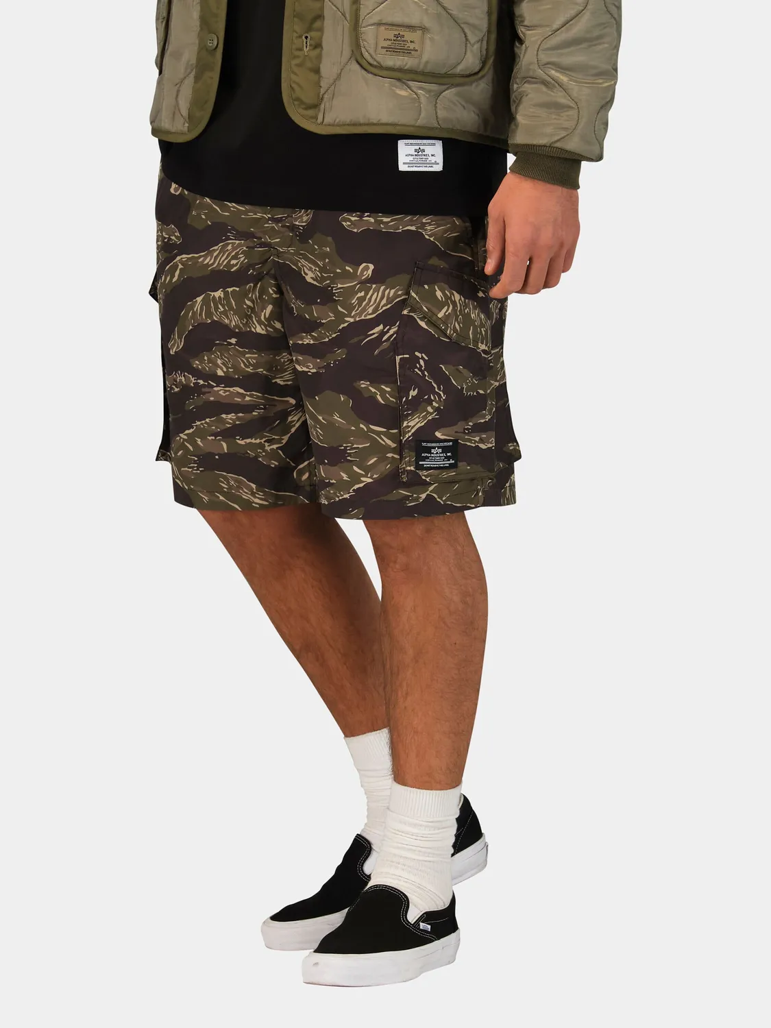 Alpha Industries CWU 36/P pantaloni scurti tiger camo lejeri