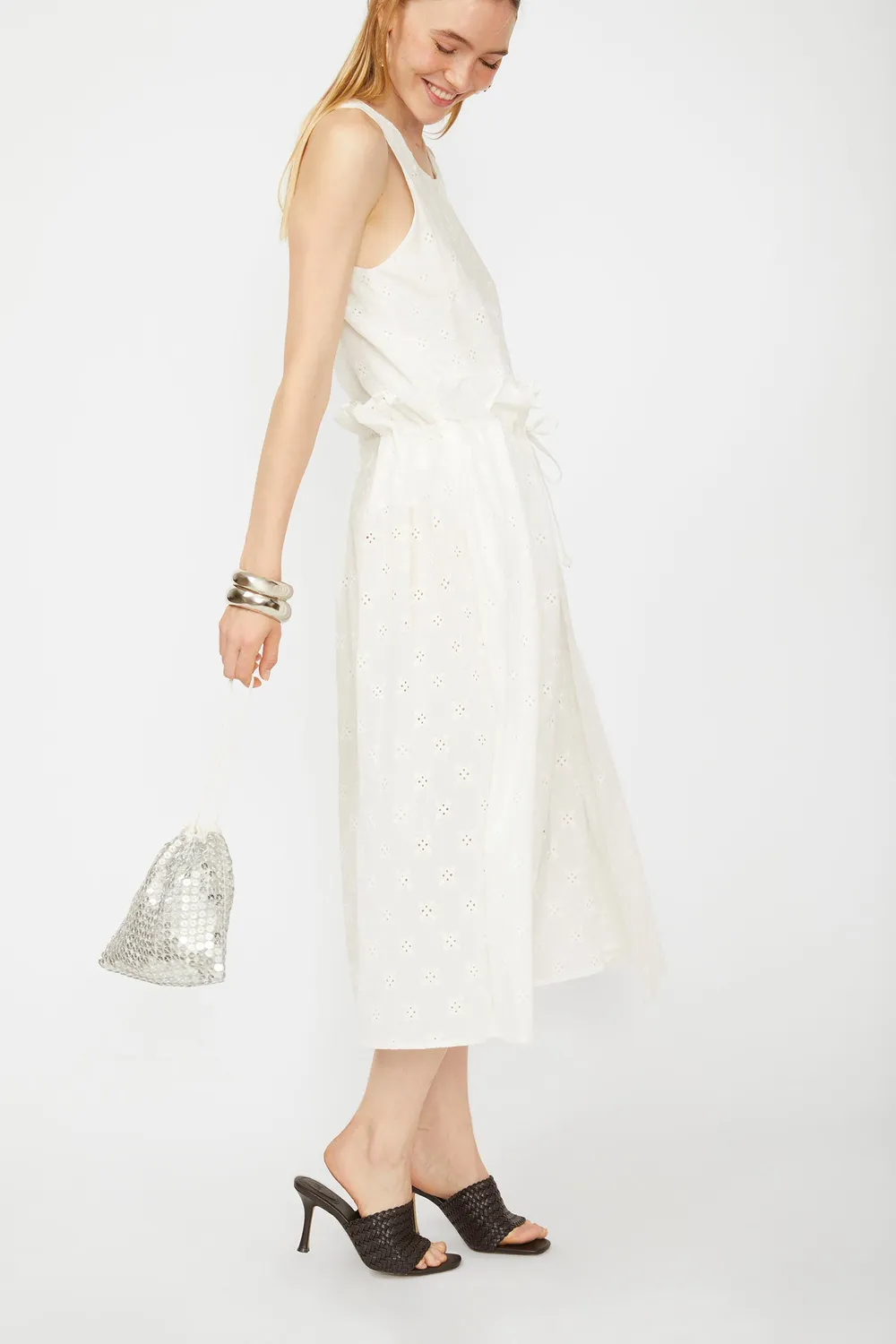 Isabelle Blanche rochie alba bumbac broderie