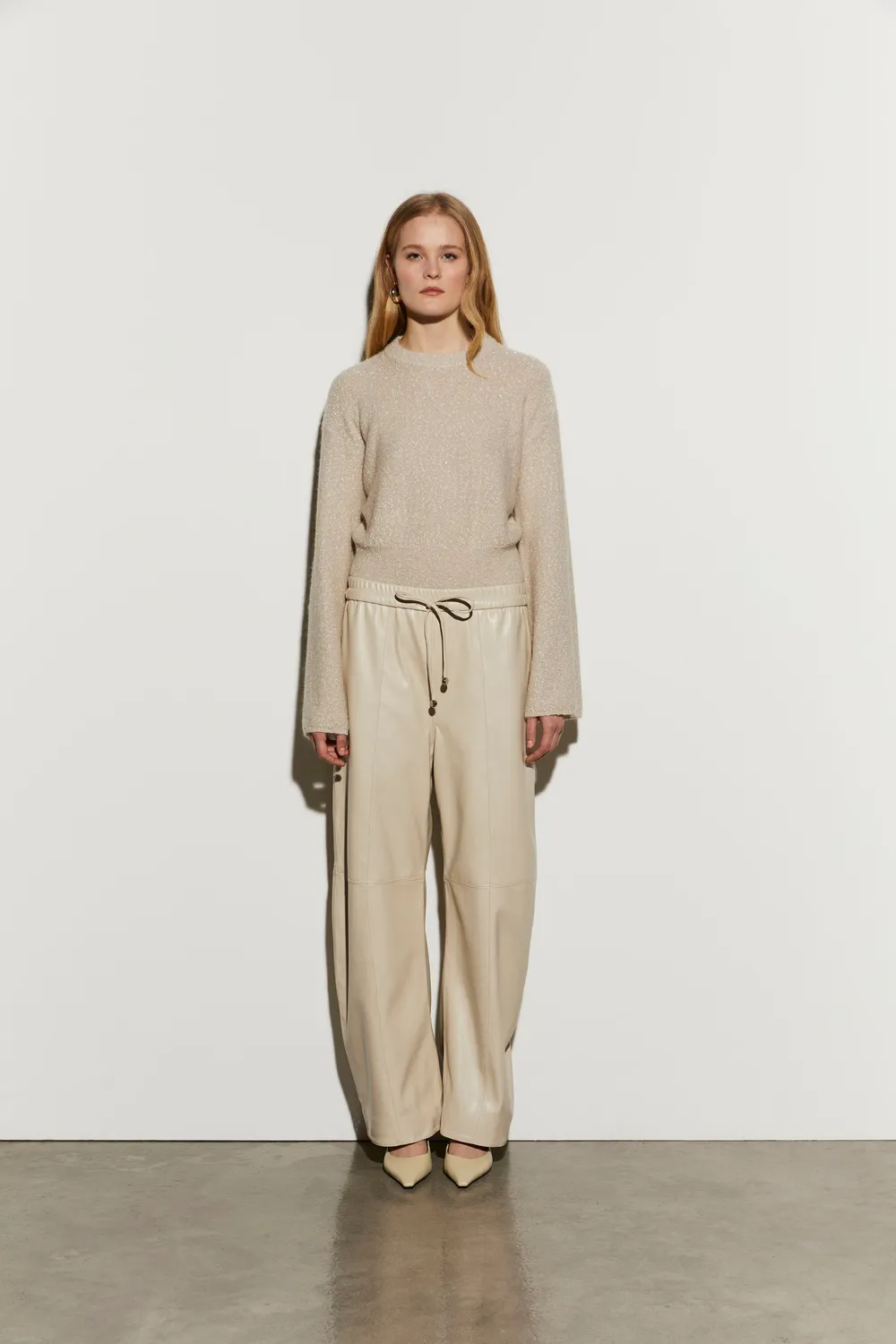 Isabelle Blanche pantaloni piele ecologica mov