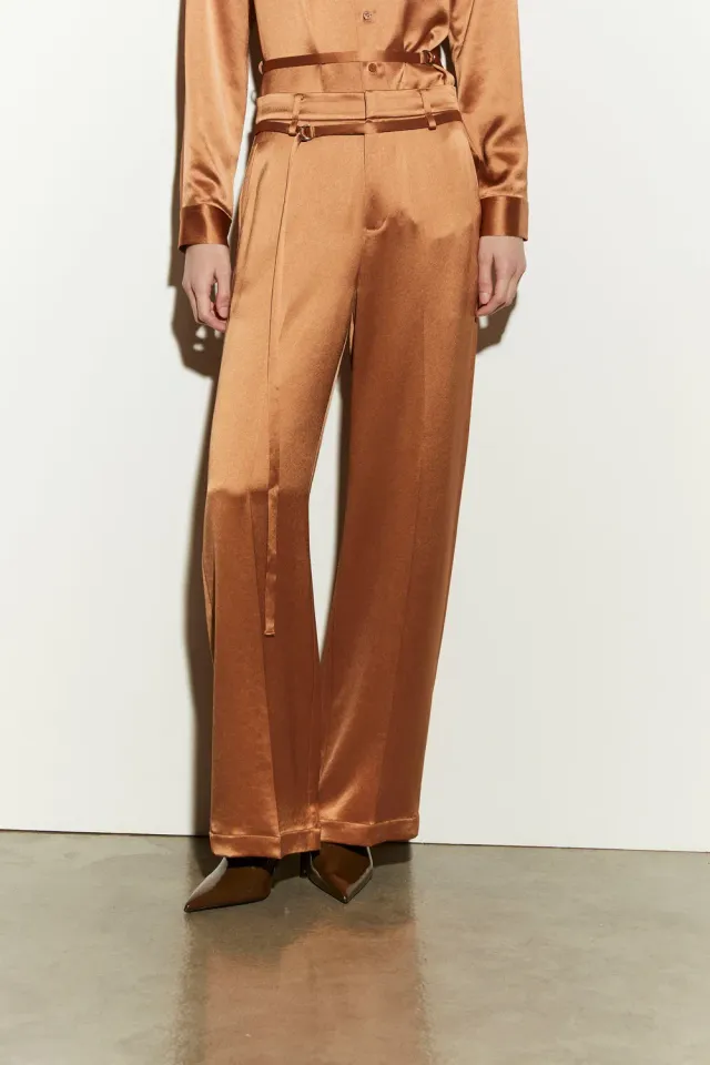 Isabelle Blanche pantaloni satin maro cu cordon talie