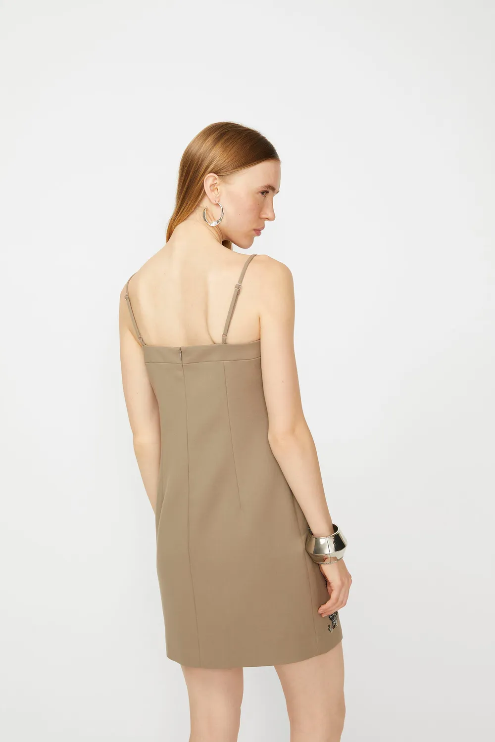 Isabelle Blanche rochie bretele taupe paiete scurta