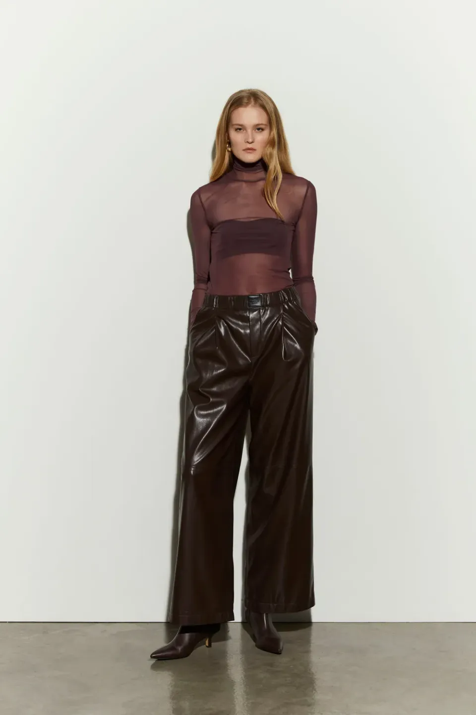 Isabelle Blanche Tulle Turtleneck pulover negru M transparent