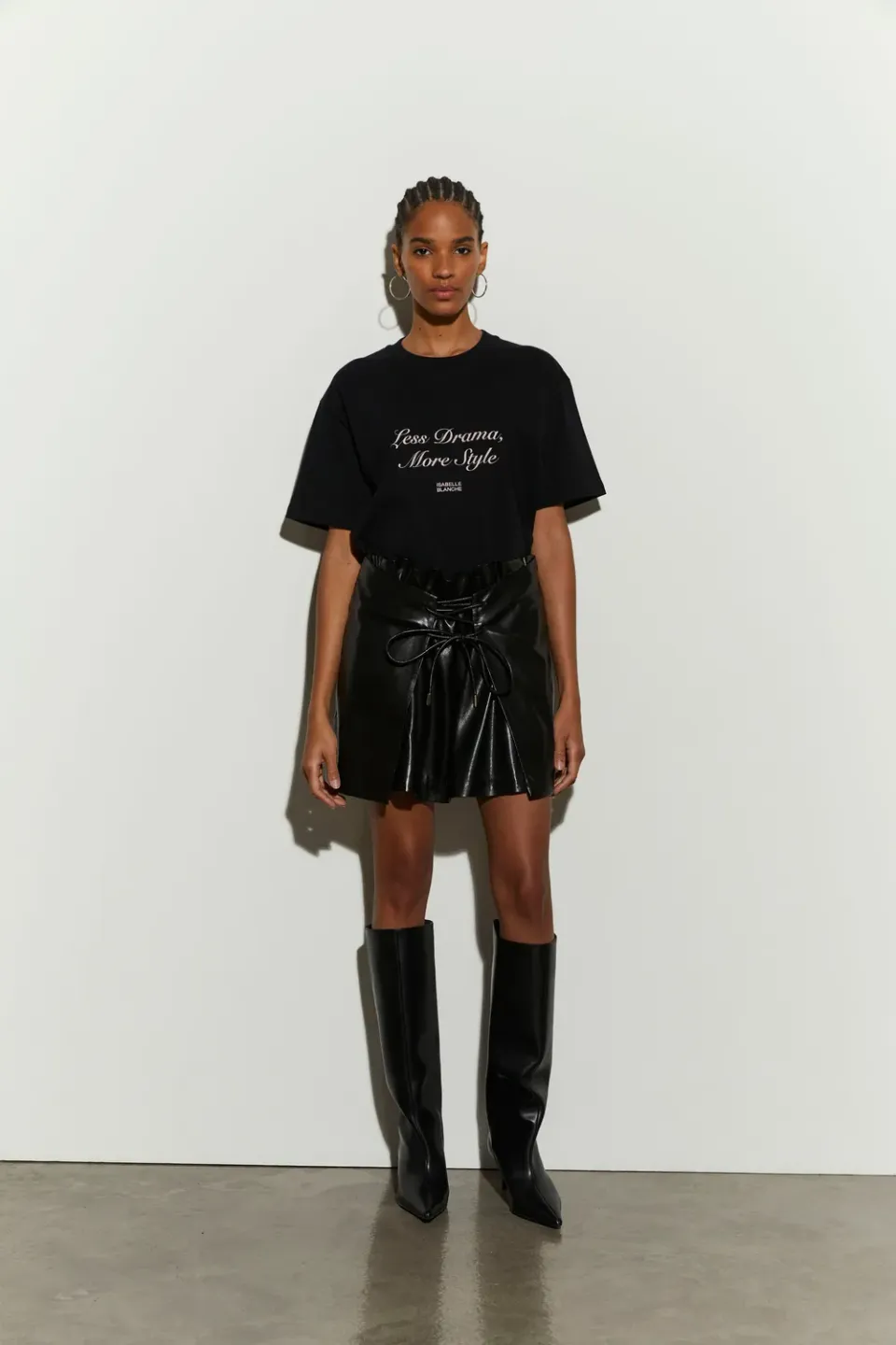 Isabelle Blanche fusta mini neagra siret piele ecologica