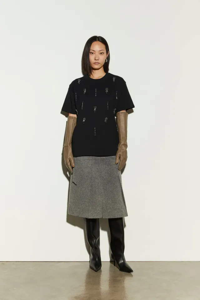 Isabelle Blanche tricou negru cu broderie bijuterie