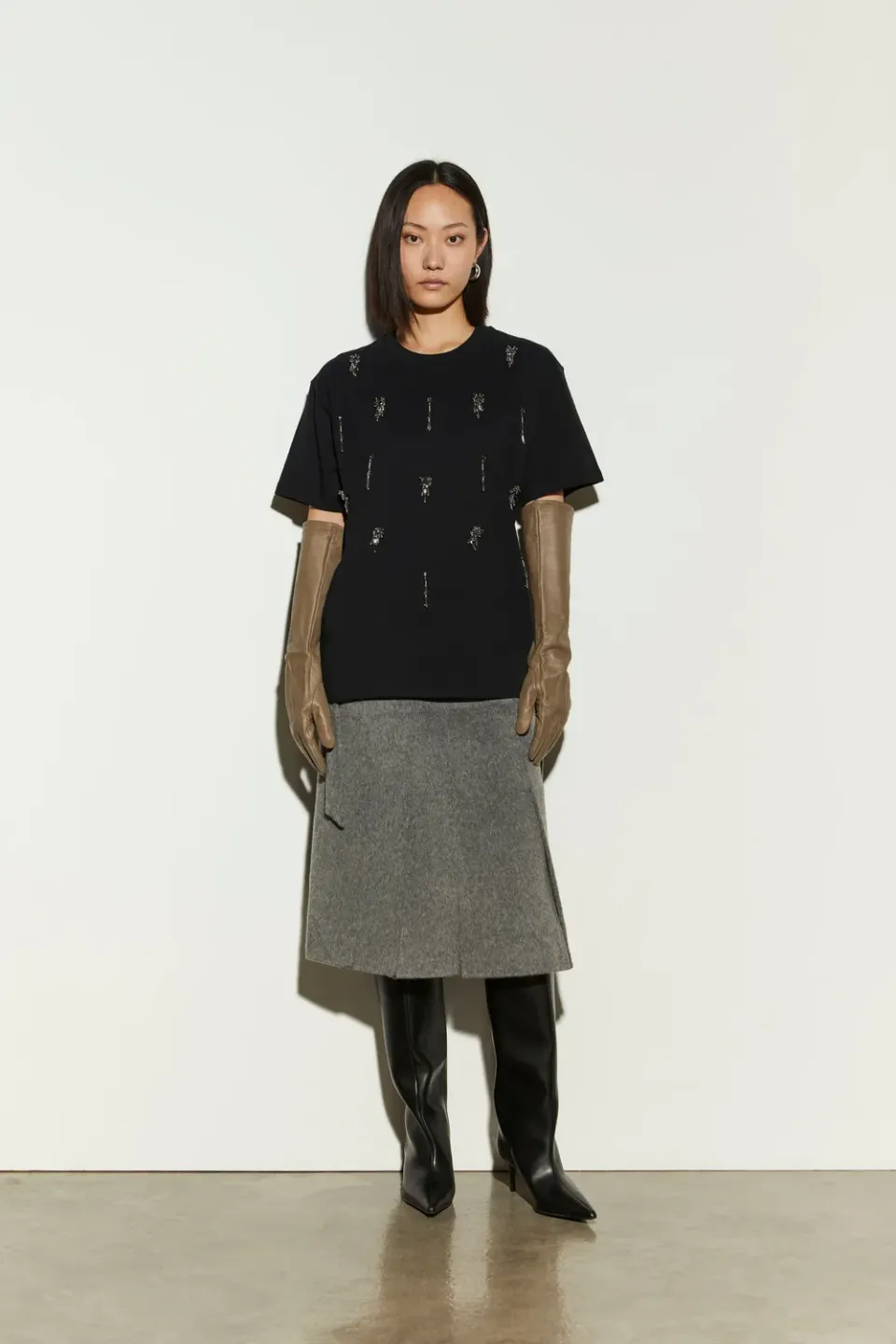 Isabelle Blanche tricou negru cu broderie bijuterie