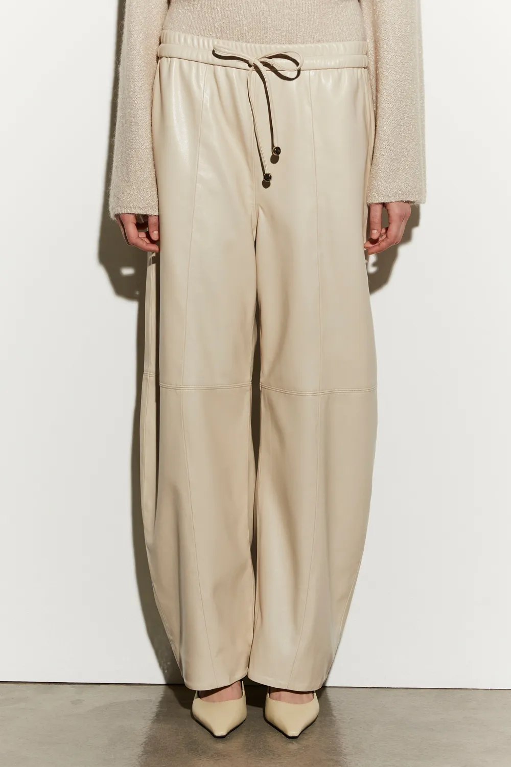 Isabelle Blanche pantaloni piele ecologica mov