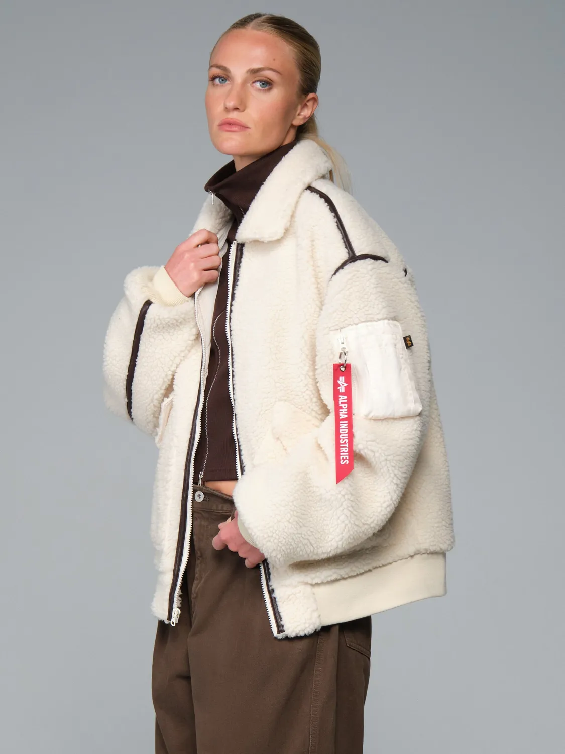 Alpha Industries CWU 45/P geaca bomber sherpa eggnog