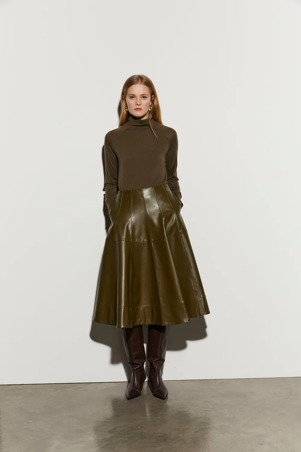 Isabelle Blanche pulover lână verde olive cu guler
