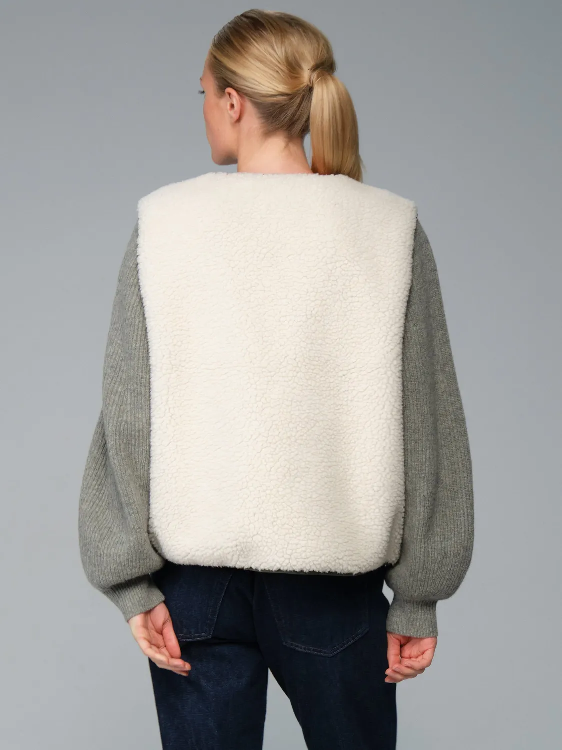 Alpha Industries Saia Sherpa vestă damă Eggnog călduroasă