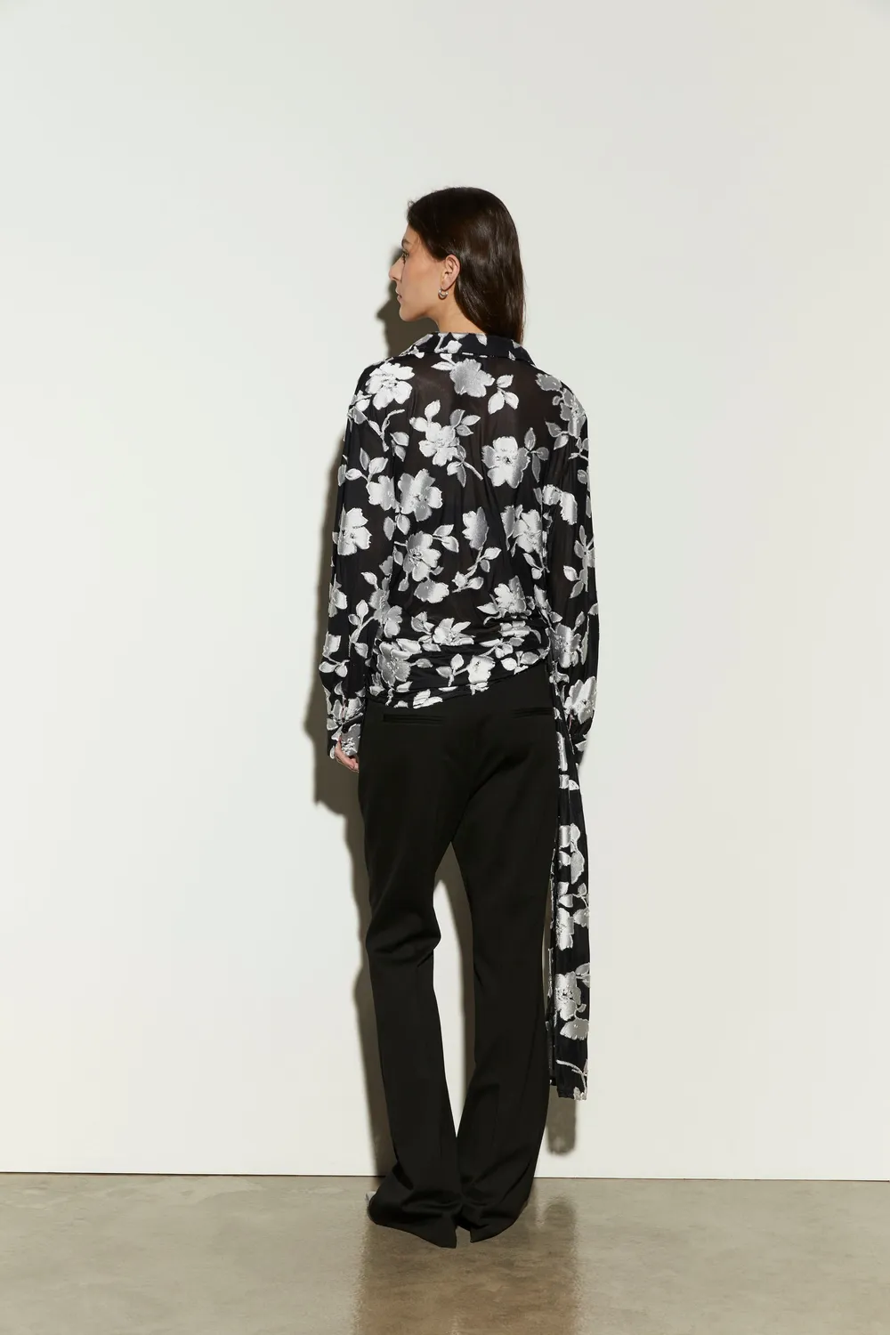 Isabelle Blanche camasa florala negru alb elastica