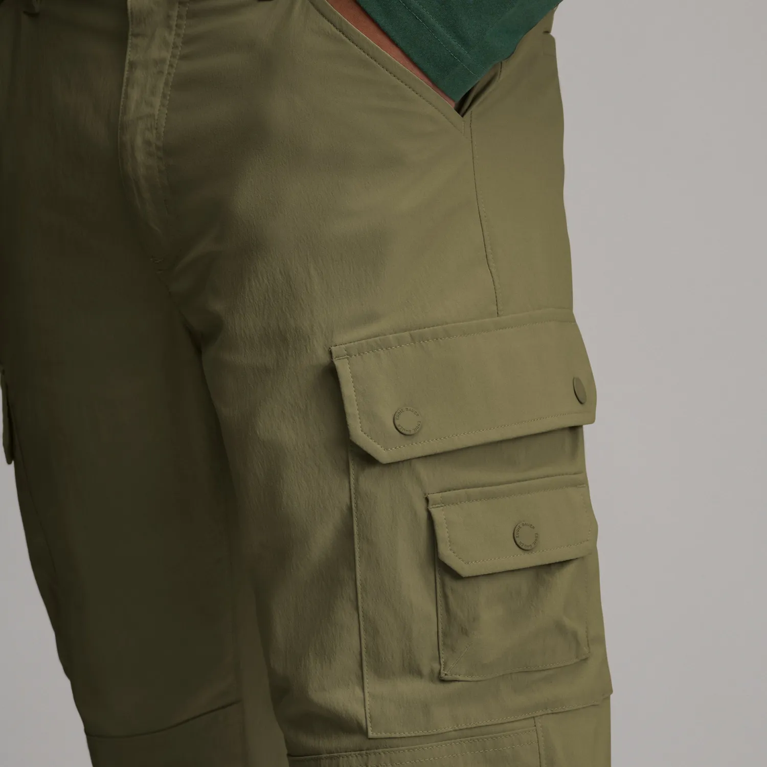 Pantaloni Eddie Bauer Cascade cargo barbati negri