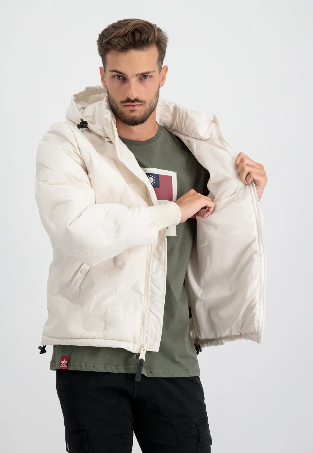 Alpha Industries Hooded Logo geaca puf alba cu gluga