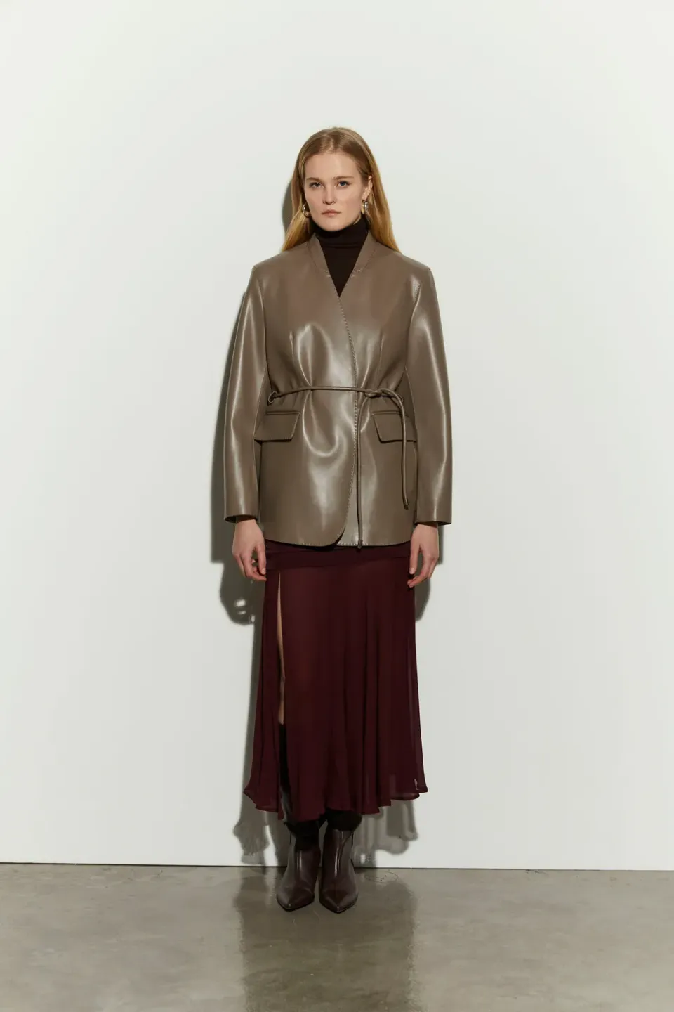 Isabelle Blanche jacheta dune piele ecologica