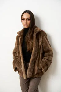 Mareus Fabrica de Blanuri Sandy Pastel 644 haină nurcă damă