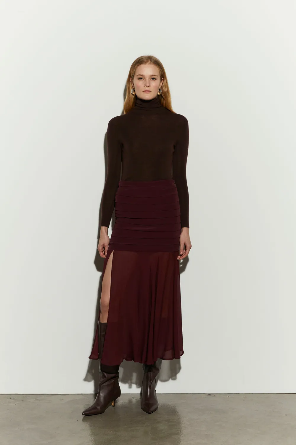 Isabelle Blanche fusta lunga neagra M plisata