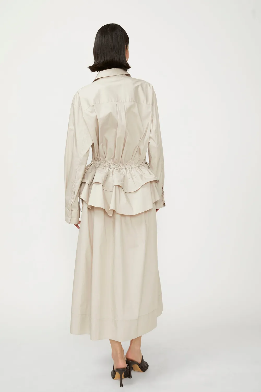 Isabelle Blanche rochie-chemisier taupe cu volane